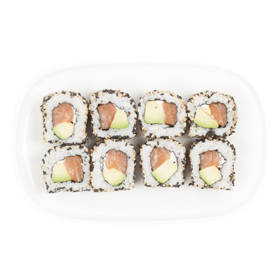 uramaki salmón y queso crema